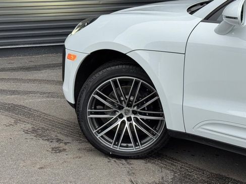 New 2026 Porsche Macan image 12