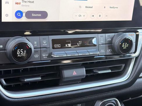 Certified 2025 Toyota Grand Highlander FWD image 15