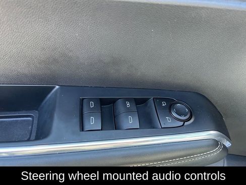 Used 2025 GMC Acadia Elevation image 19