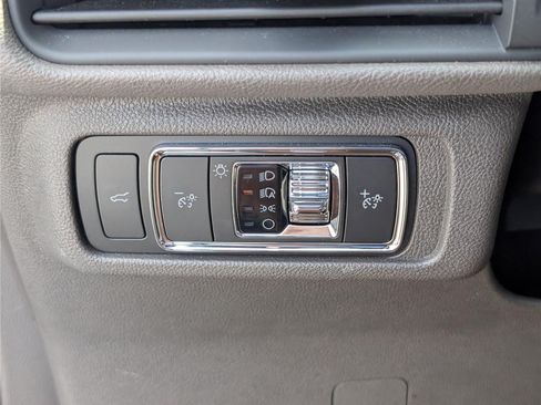 Used 2022 Lincoln Corsair AWD w/ Premium Package image 22