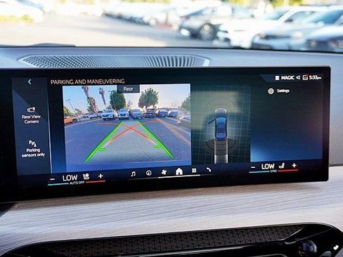 Used 2025 BMW 330i xDrive Sedan w/ Convenience Package image 27