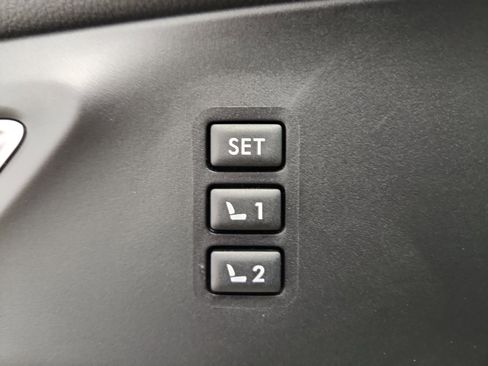 Used 2026 Subaru Ascent Limited w/ Popular Package #2 AWD/4WD image 9