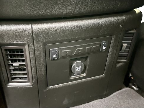 Used 2018 RAM 1500 Laramie w/ Convenience Group image 25