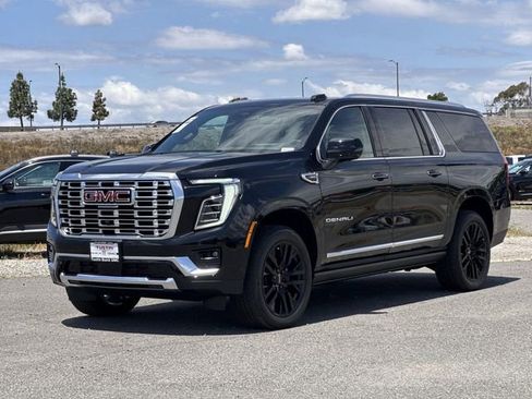 New 2026 GMC Yukon XL Denali w/ Denali Reserve Package AWD/4WD image 6