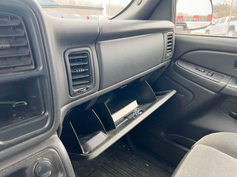 Used 2005 Chevrolet Silverado 1500 w/ Light Duty Power Package image 24