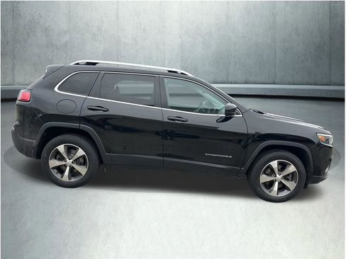 Used 2021 Jeep Cherokee Limited image 5
