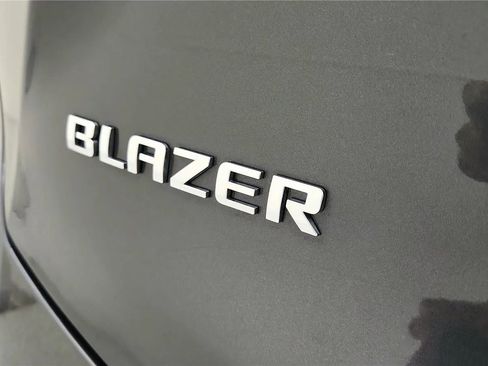 Used 2021 Chevrolet Blazer LT FWD image 17