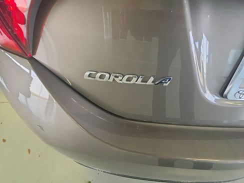 Used 2017 Toyota Corolla XLE image 6