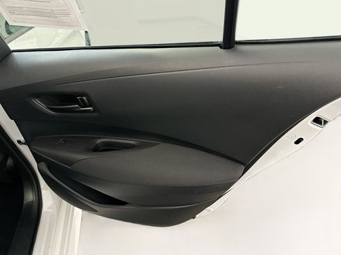 Used 2025 Toyota Corolla LE image 31
