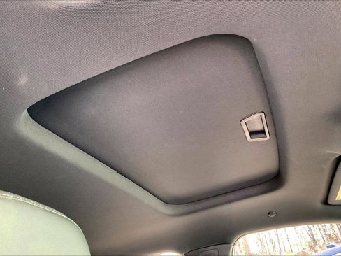 Used 2024 Chevrolet Trax RS w/ Sunroof Package image 20