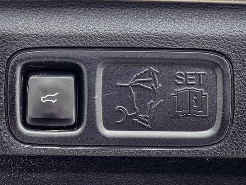 Used 2023 Ford Expedition Limited image 33