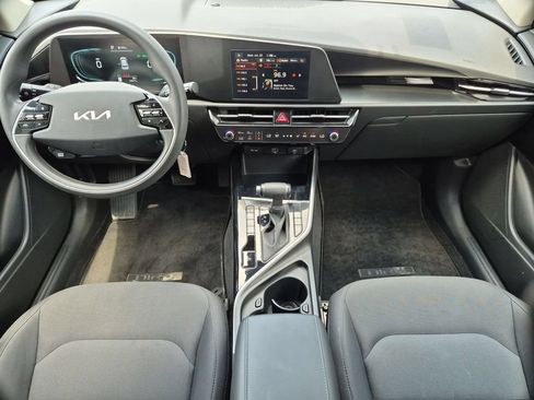 Used 2025 Kia Niro LX FWD image 25