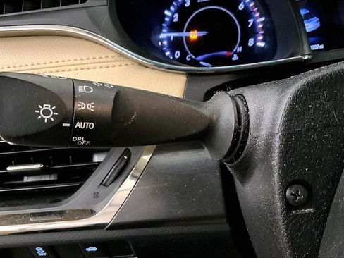 Used 2016 Toyota Avalon XLE Plus image 30