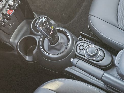 Used 2024 MINI Cooper Convertible image 22