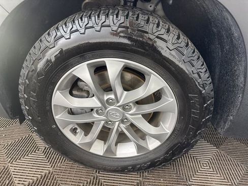 Used 2019 Hyundai Santa Fe SEL image 35