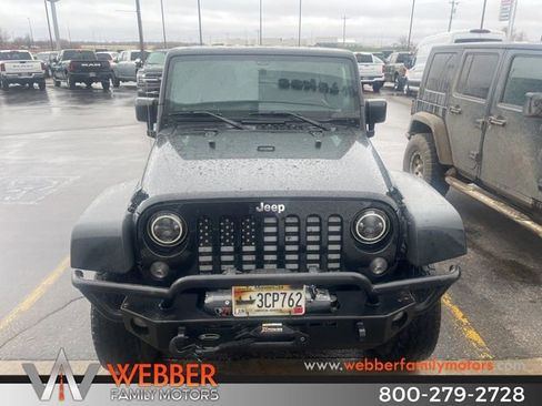 Used 2014 Jeep Wrangler Unlimited Rubicon w/ Connectivity Group AWD/4WD image 2