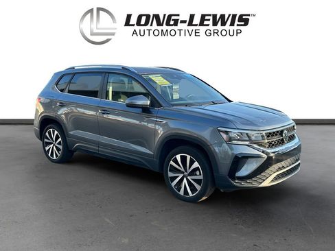 Certified 2023 Volkswagen Taos SE image 10