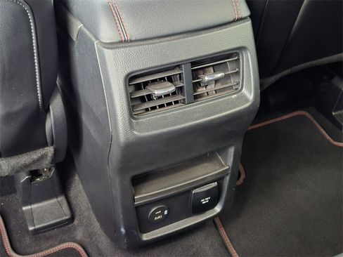 Used 2021 Ford Edge ST-Line image 9