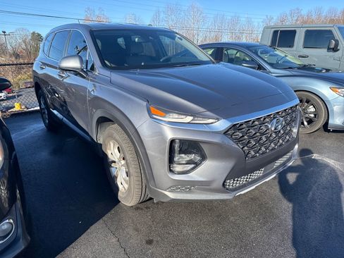 Used 2019 Hyundai Santa Fe SE image 5