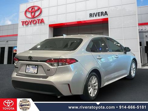 Used 2024 Toyota Corolla LE w/ LE Convenience Package FWD image 6