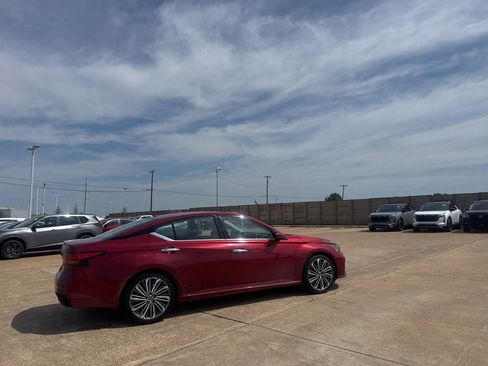 Used 2023 Nissan Altima 2.5 SL FWD image 25