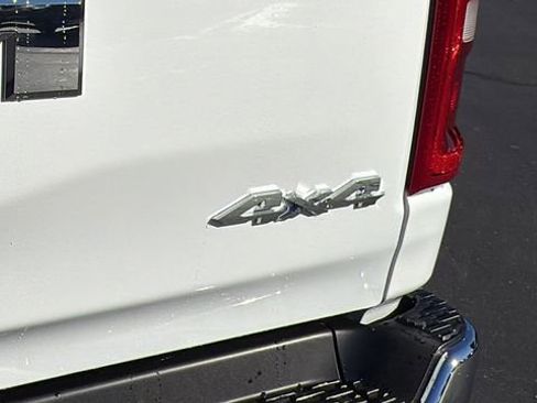 New 2026 RAM 1500 Laramie AWD/4WD image 14