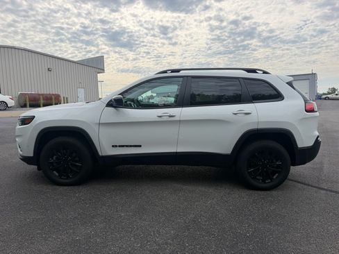 Used 2023 Jeep Cherokee Altitude Lux AWD/4WD image 8