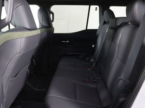 Used 2026 Lexus GX 550 image 16