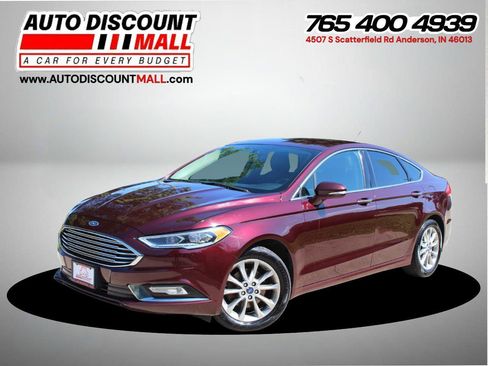 Used 2017 Ford Fusion SE w/ Fusion SE Technology Package FWD image 1