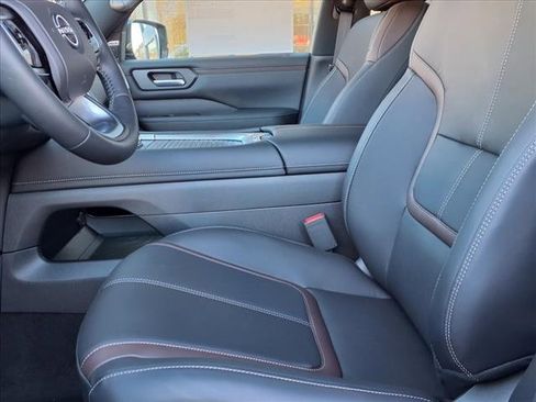 New 2025 Nissan Armada SL w/ Captain's Chari Seat Package image 10