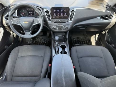 Certified 2021 Chevrolet Malibu LT FWD image 12