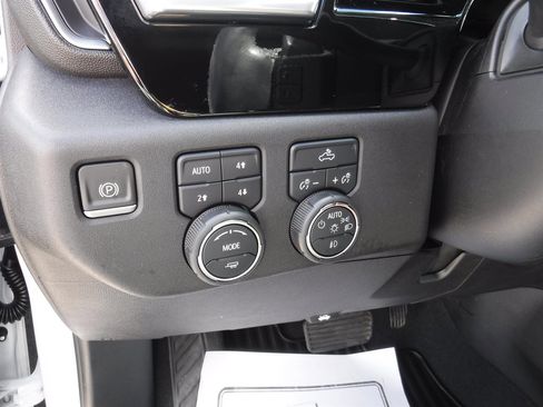 Used 2022 Chevrolet Silverado 1500 RST w/ Convenience Package II image 16