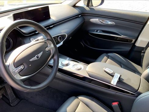 Used 2025 Genesis GV70 2.5T AWD/4WD image 15