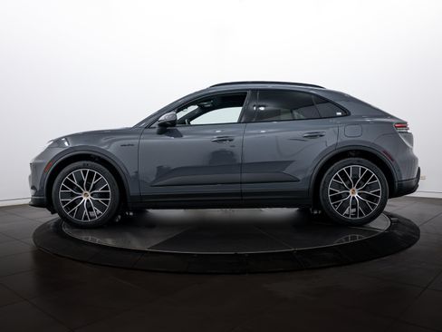 New 2026 Porsche Macan 4 Electric AWD/4WD image 2