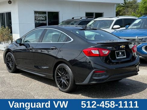 Used 2018 Chevrolet Cruze Premier FWD image 6