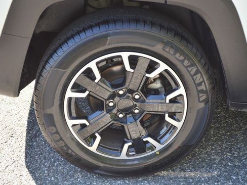 Used 2023 Jeep Renegade Latitude image 11