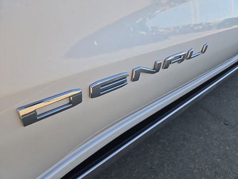 Used 2024 GMC Sierra 1500 Denali Ultimate AWD/4WD image 19