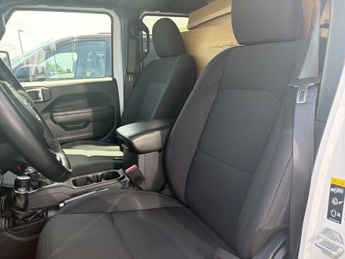 Used 2022 Jeep Wrangler Unlimited Sport AWD/4WD image 12
