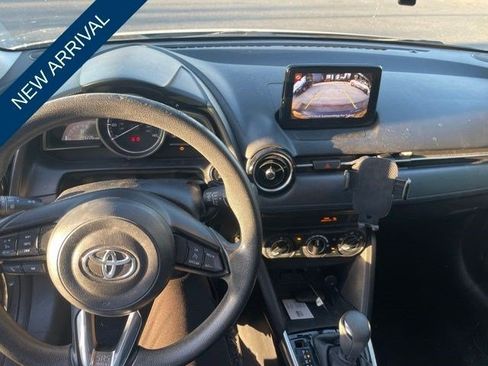 Used 2020 Toyota Yaris LE FWD image 10