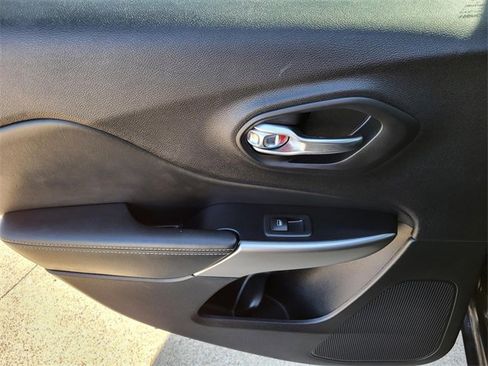 Used 2021 Jeep Cherokee Latitude Lux 80th Anniv w/ Quick Order Package 26U 80TH image 12