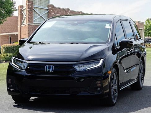 Used 2026 Honda Odyssey Touring image 4