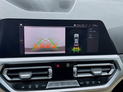 Used 2022 BMW 330i 330i w/ Driving Assistance Package image 10