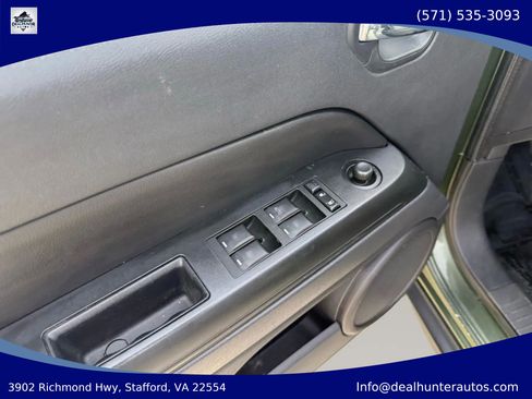 Used 2009 Jeep Compass Sport FWD image 17