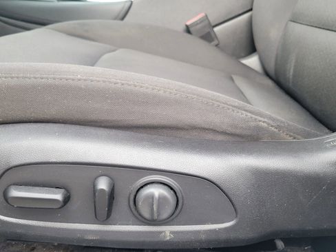 Used 2016 Chevrolet Malibu LT image 11