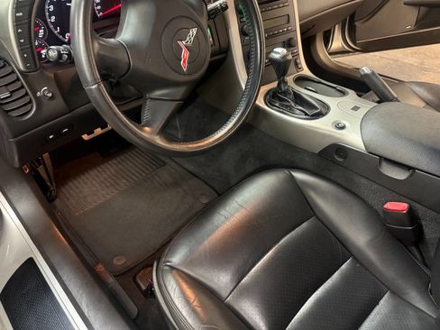 Used 2005 Chevrolet Corvette Coupe w/ Preferred Equipment Group image 19