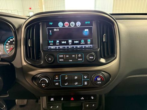 Used 2017 Chevrolet Colorado Z71 image 15