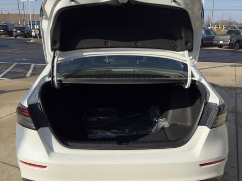 Certified 2025 Honda Accord SE image 12