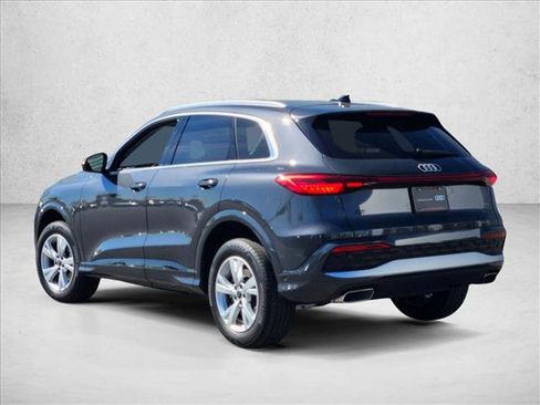 Certified 2025 Audi Q5 Premium w/ Convenience Package image 7