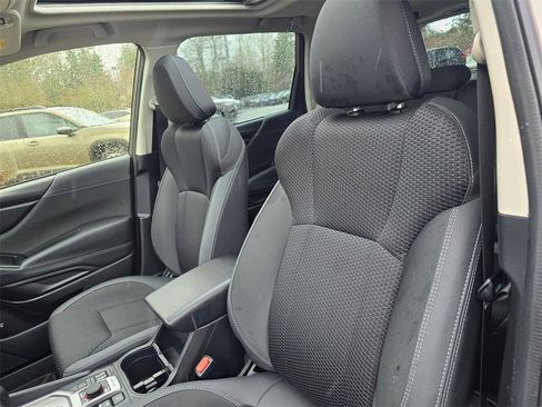 Used 2023 Subaru Forester Premium image 21