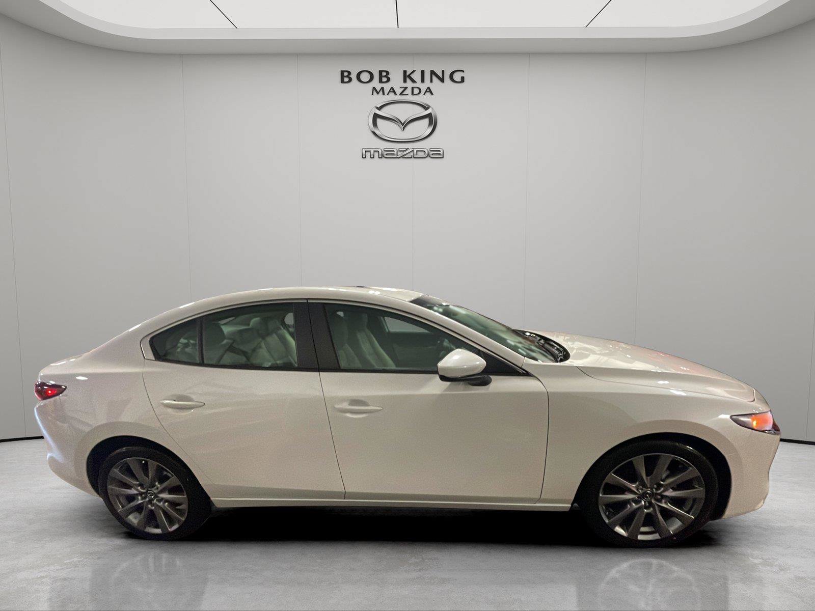 Used 2022 MAZDA MAZDA3 s FWD image 6